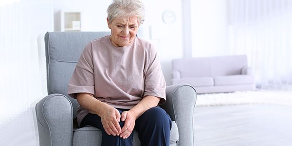 Warum Arthrose häufig bei älteren Frauen auftritt