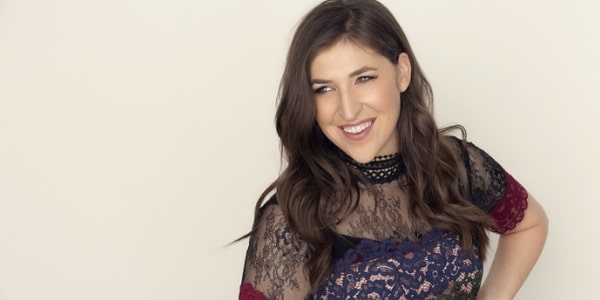 Mayim Bialik aus Big Bang Theory über das Älterwerden und die Perimenopause