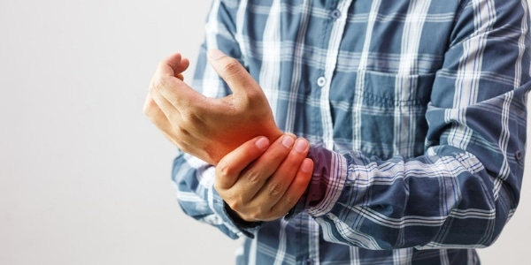 Wie Antibiotika das Risiko für Arthritis erhöhen