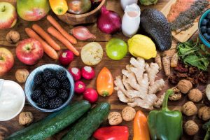Gesunde Ernährung im mittleren Lebensalter steht mit gesundem Altern in Verbindung