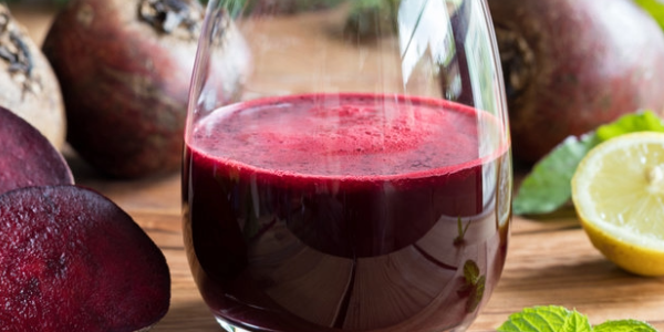Rote-Bete-Saft hilft älteren Erwachsenen, ihren Blutdruck in nur zwei Wochen zu senken