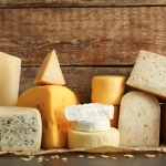 Eine 25-jährige Studie hat einen unerwarteten Zusammenhang zwischen Käse und Demenz festgestellt