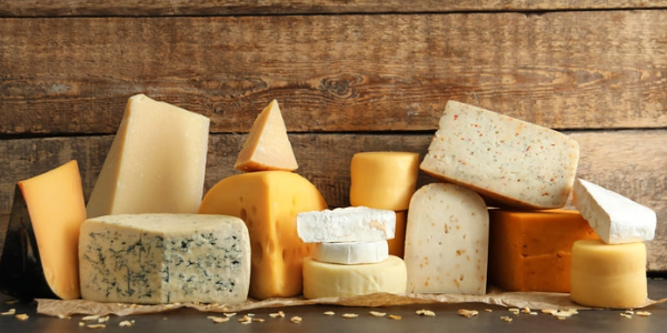 Eine 25-jährige Studie hat einen unerwarteten Zusammenhang zwischen Käse und Demenz festgestellt